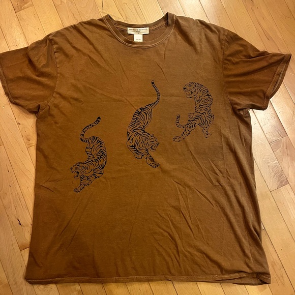 Project Social Urban Outfitters Cheetah T-shirt - Picture 1 of 3